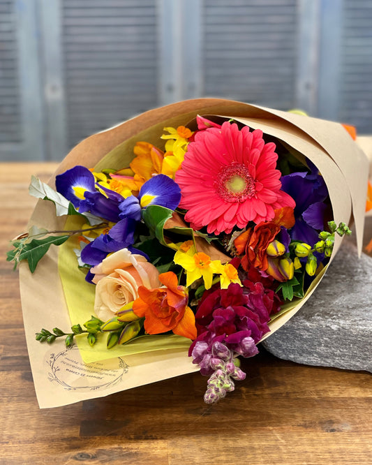 Flowersetc, Floral, Bouquet, Flowers, Gifts, Posy, Posey, Wellington, Lower Hutt, Upper Hutt, Petone, Eastbourne, Bright, Pastel, Florist, Florists, Creative, Flair, custom, bespoke, bunch, bunches, scent, plants, Indoor, wedding, sympathy, funeral, arrangement, floral, seasonal, excellent, elegant, prestige, buttonhole, corsage, gifts for mum, gifts for girlfriend, gifts for friends