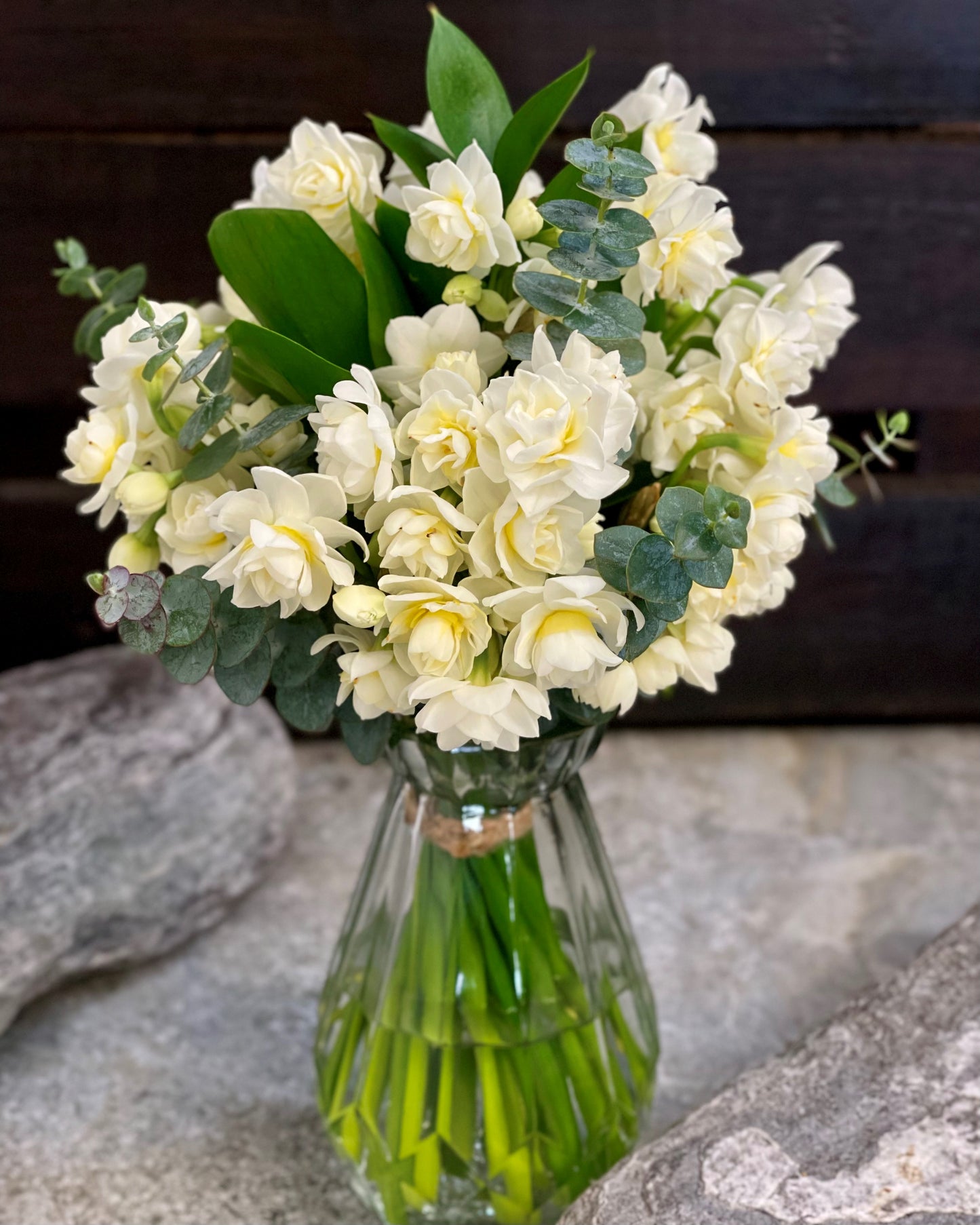Flowersetc, Floral, Bouquet, Flowers, Gifts, Posy, Posey, Wellington, Lower Hutt, Upper Hutt, Petone, Eastbourne, Bright, Pastel, Florist, Florists, Creative, Flair, custom, bespoke, bunch, bunches, scent, plants, Indoor, wedding, sympathy, funeral, arrangement, floral, seasonal, excellent, elegant, prestige, buttonhole, corsage, gifts for mum, gifts for girlfriend, gifts for friends, daffodils, spring, earlicheer