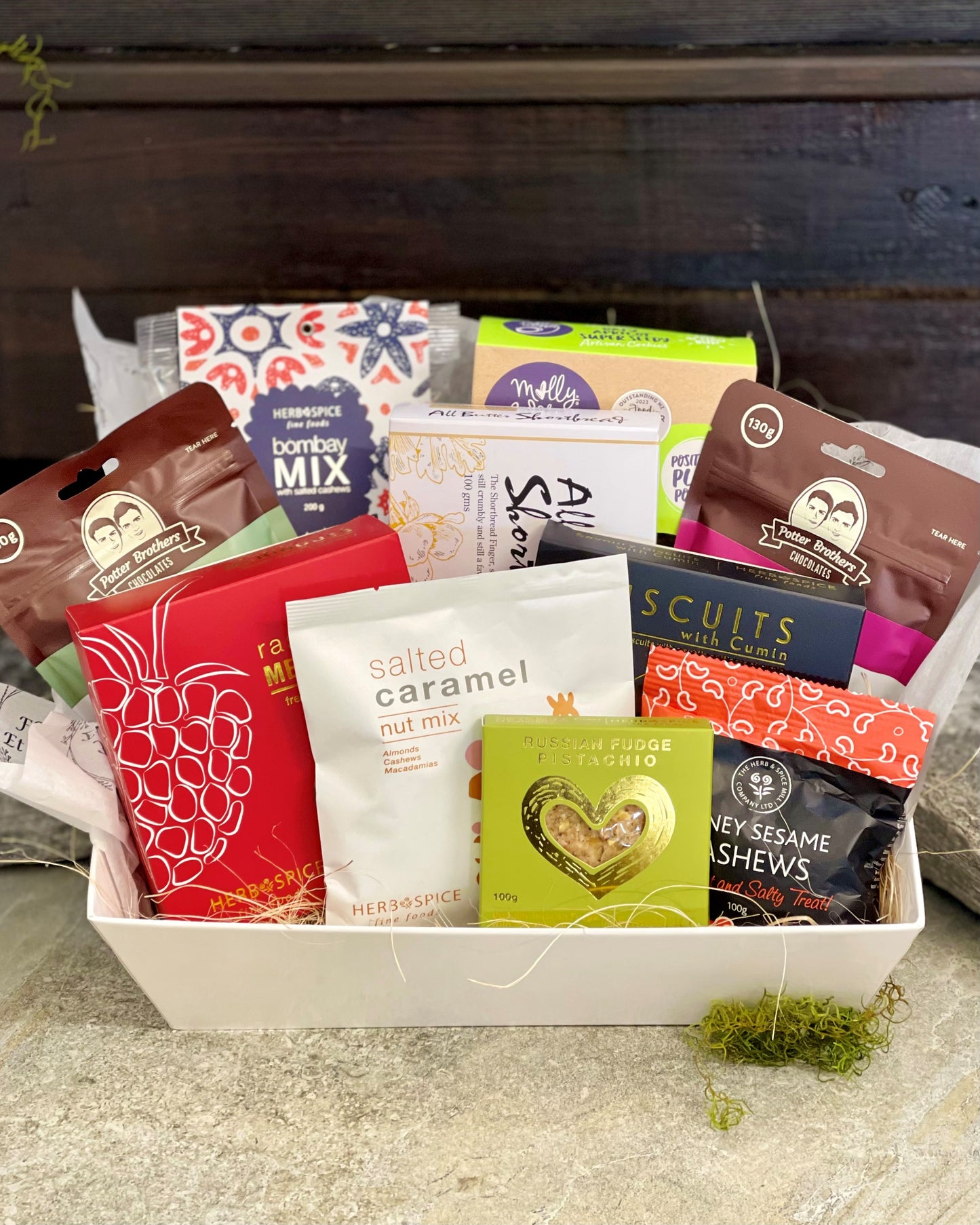 Flowersetc, Floral, Bouquet, Flowers, Gifts, Posy, Posey, Wellington, Lower Hutt, Upper Hutt, Petone, Eastbourne, Bright, Pastel, Florist, Florists, Creative, Flair, custom, bespoke, bunch, bunches, scent, candles, gift basket, interflora