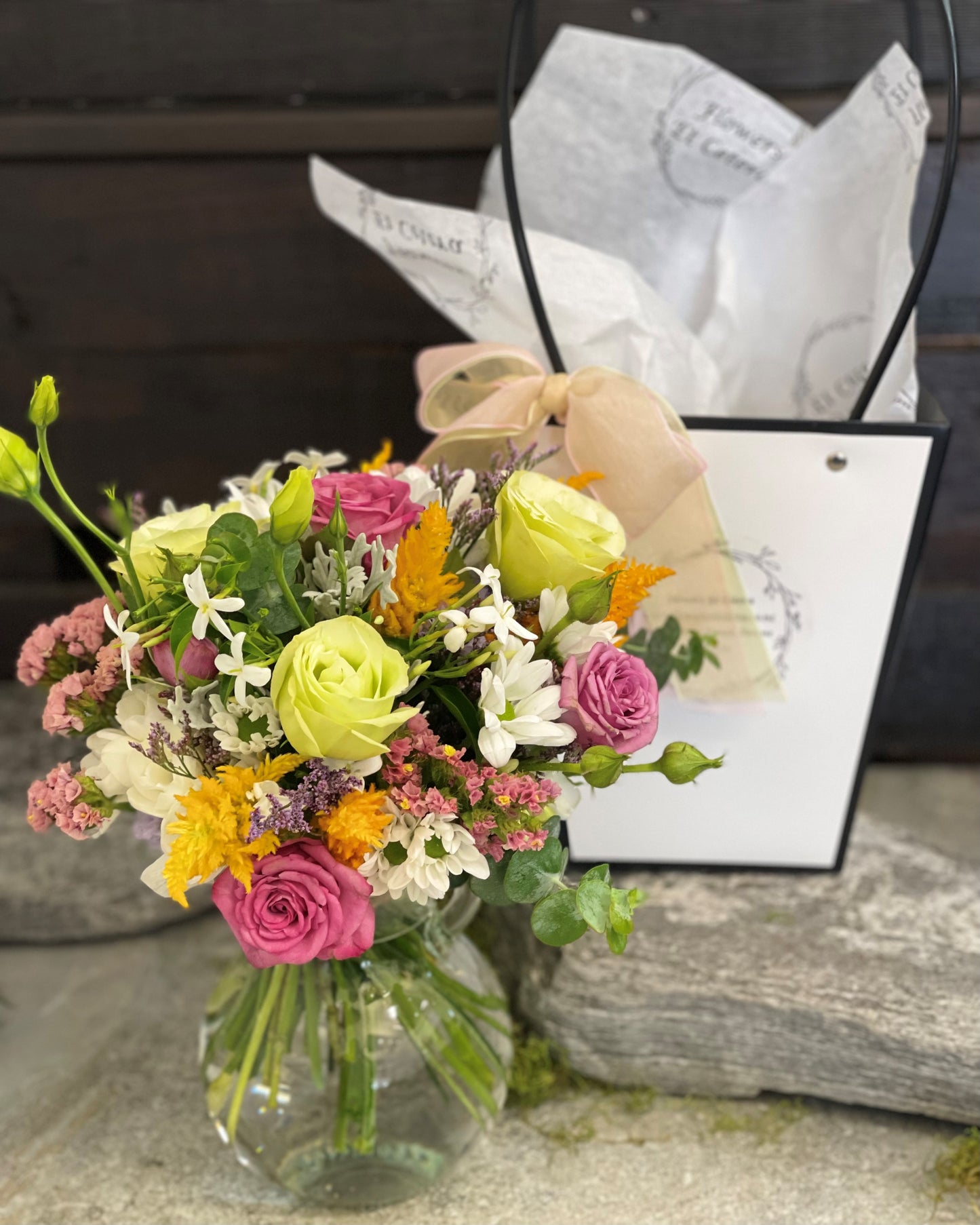 Flowersetc, Floral, Bouquet, Flowers, Gifts, Posy, Posey, Wellington, Lower Hutt, Upper Hutt, Petone, Eastbourne, Bright, Pastel, Florist, Florists, Creative, Flair, custom, bespoke, bunch, bunches, scent, plants, Indoor, wedding, sympathy, funeral, arrangement, floral, seasonal, excellent, elegant, prestige, buttonhole, corsage, gifts for mum, gifts for girlfriend, gifts for friends, seasonal, lily, lilies, lillies