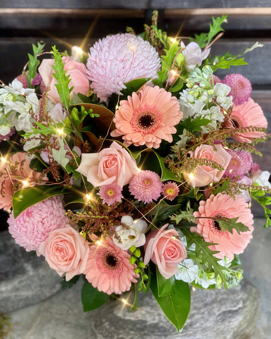 Flowersetc, Floral, Bouquet, Flowers, Gifts, Posy, Posey, Wellington, Lower Hutt, Upper Hutt, Petone, Eastbourne, Bright, Pastel, Florist, Florists, Creative, Flair, custom, bespoke, bunch, bunches, scent, plants, Indoor, wedding, sympathy, funeral, arrangement, floral, seasonal, excellent, elegant, prestige, buttonhole, corsage, gifts for mum, gifts for girlfriend, gifts for friends, lights, pinks, glowing