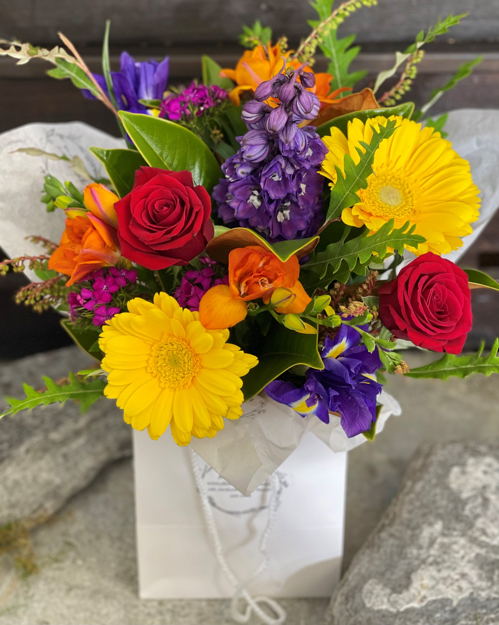 Flowersetc, Floral, Bouquet, Flowers, Gifts, Posy, Posey, Wellington, Lower Hutt, Upper Hutt, Petone, Eastbourne, Bright, Pastel, Florist, Florists, Creative, Flair, custom, bespoke, bunch, bunches, scent, plants, Indoor, wedding, sympathy, funeral, arrangement, floral, seasonal, excellent, elegant, prestige, buttonhole, corsage, gifts for mum, gifts for girlfriend, gifts for friends, lights, pinks, bright, posy