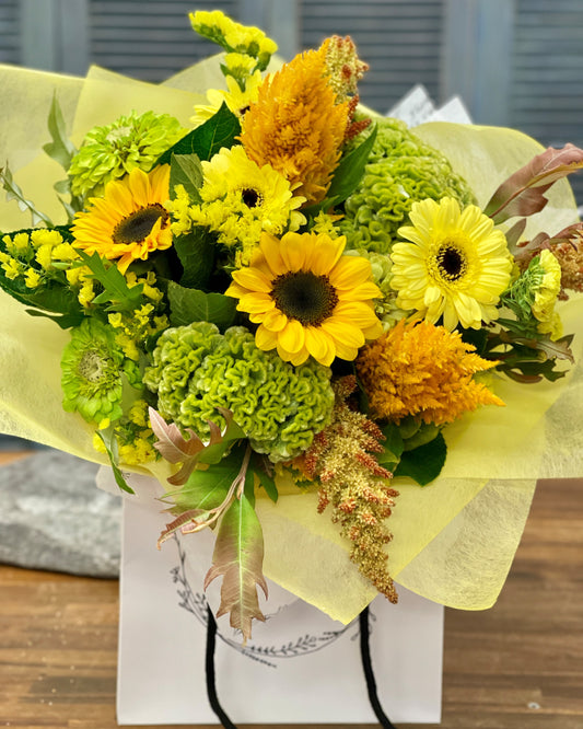 Flowersetc, Floral, Bouquet, Flowers, Gifts, Posy, Posey, Wellington, Lower Hutt, Upper Hutt, Petone, Eastbourne, Bright, Pastel, Florist, Florists, Creative, Flair, custom, bespoke, bunch, bunches, scent, plants, Indoor, wedding, sympathy, funeral, arrangement, floral, seasonal, excellent, elegant, prestige, buttonhole, corsage, gifts for mum, gifts for girlfriend, gifts for friends, sunset, bright