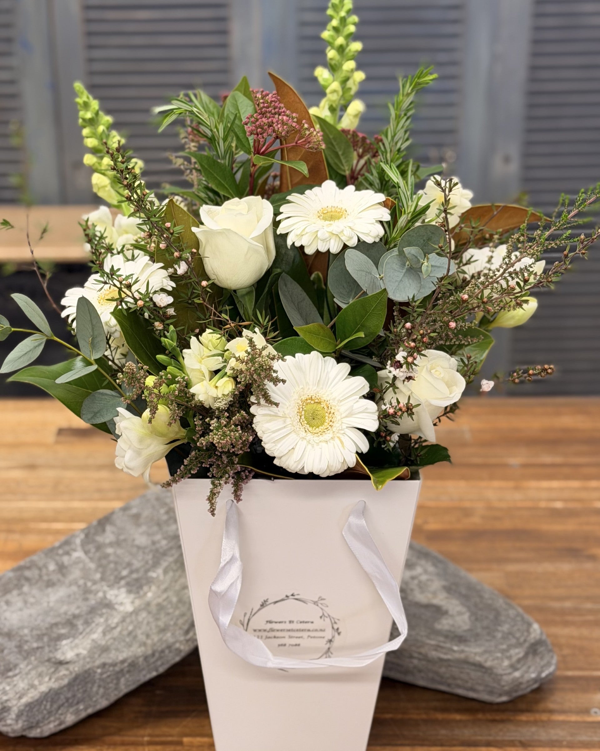 Flowersetc, Floral, Bouquet, Flowers, Gifts, Posy, Posey, Wellington, Lower Hutt, Upper Hutt, Petone, Eastbourne, Bright, Pastel, Florist, Florists, Creative, Flair, custom, bespoke, bunch, bunches, scent, plants, Indoor, wedding, sympathy, funeral, arrangement, floral, seasonal, excellent, elegant, prestige, buttonhole, corsage, gifts for mum, gifts for girlfriend, gifts for friends